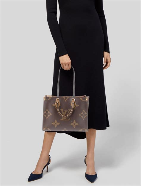 louis vuitton onthego mm monogram monogram reverse monogram giant|louis vuitton monogram bag.